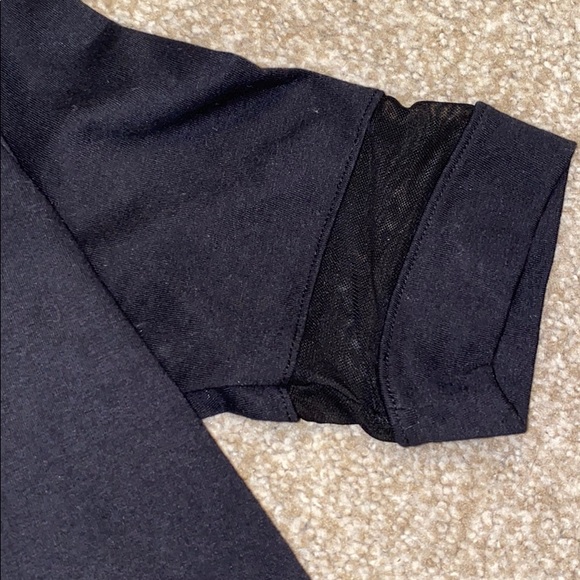 Mesh Detailed Workout Top - Picture 2 of 4